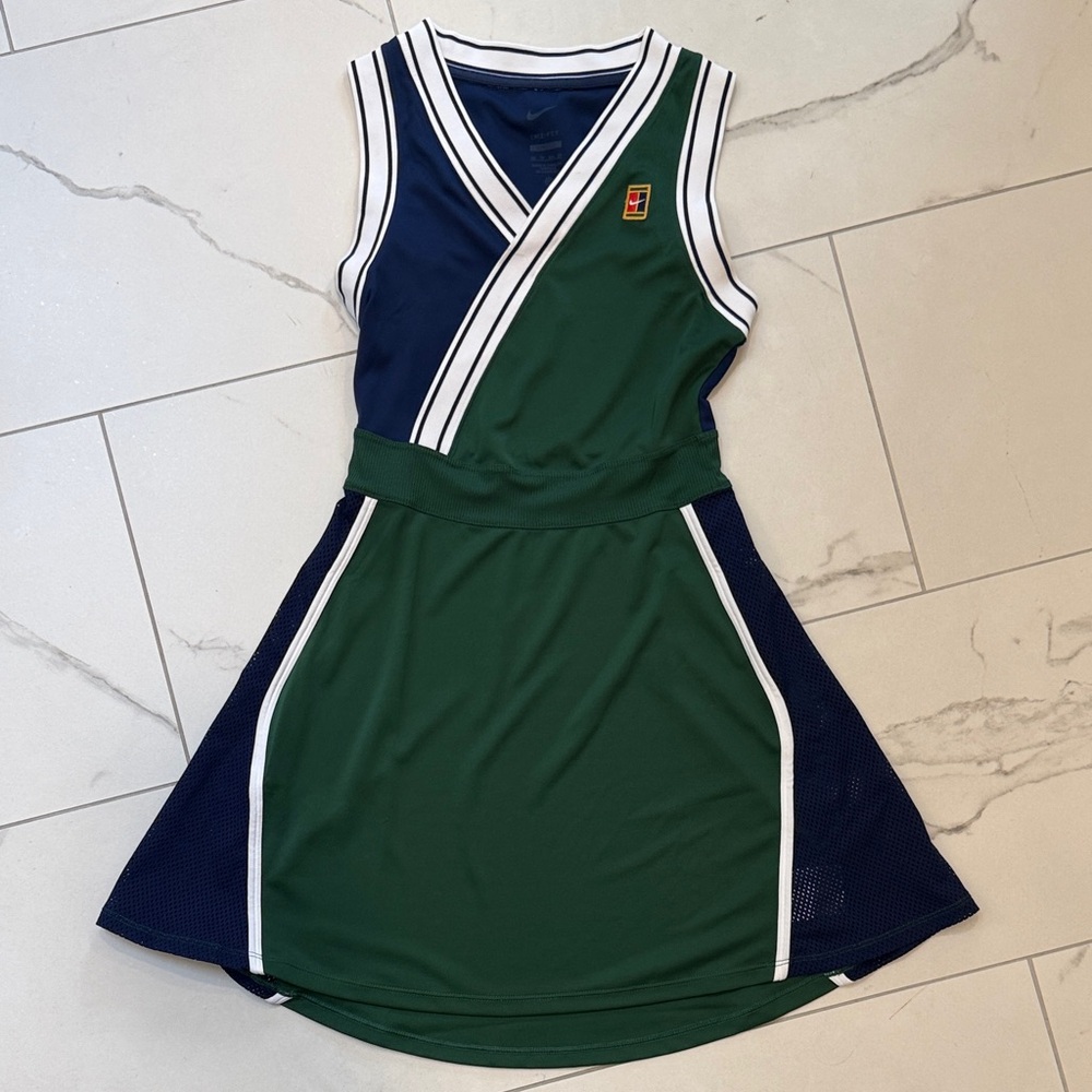Like New Nike Green and Navy Sleeveless Tennis Dress